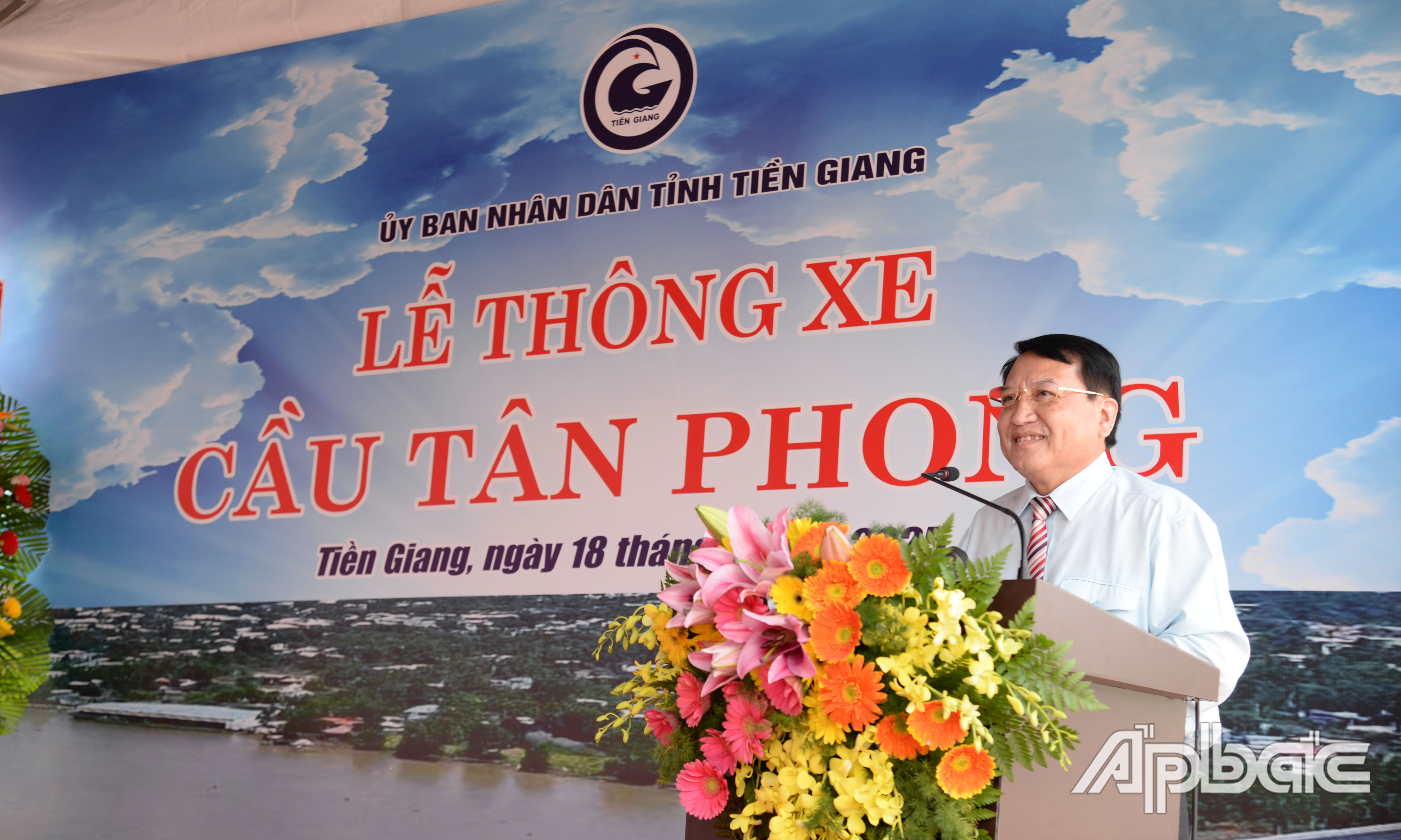 Đồng chí Phạm Văn Trọng phát biểu tại Lễ thộng xe cầu Tân Phong.