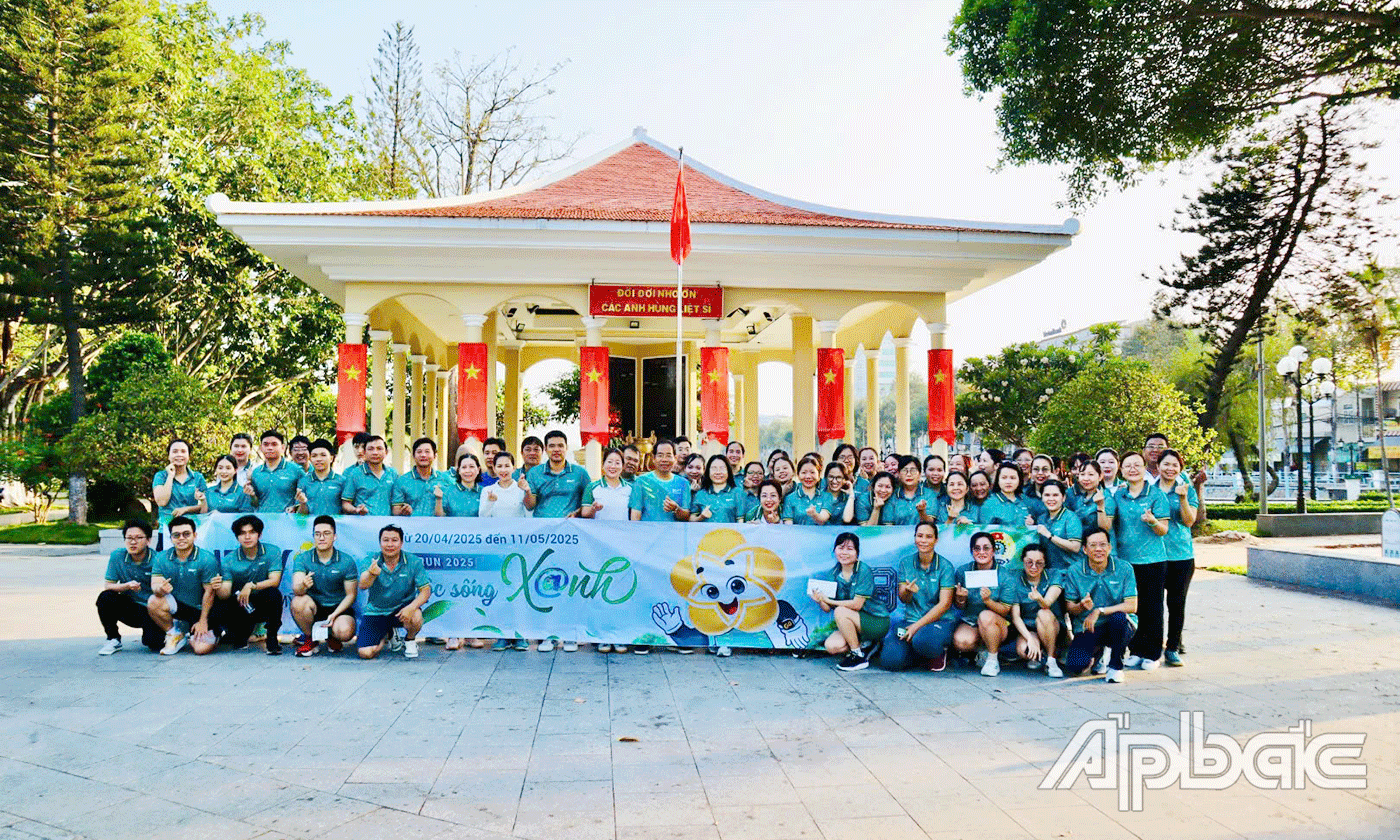 Cán bộ, nhân viên BIDV chi nhánh Mỹ Tho cùng khởi động chương trình “BIDV RUN – Vì cuộc sống xanh”.