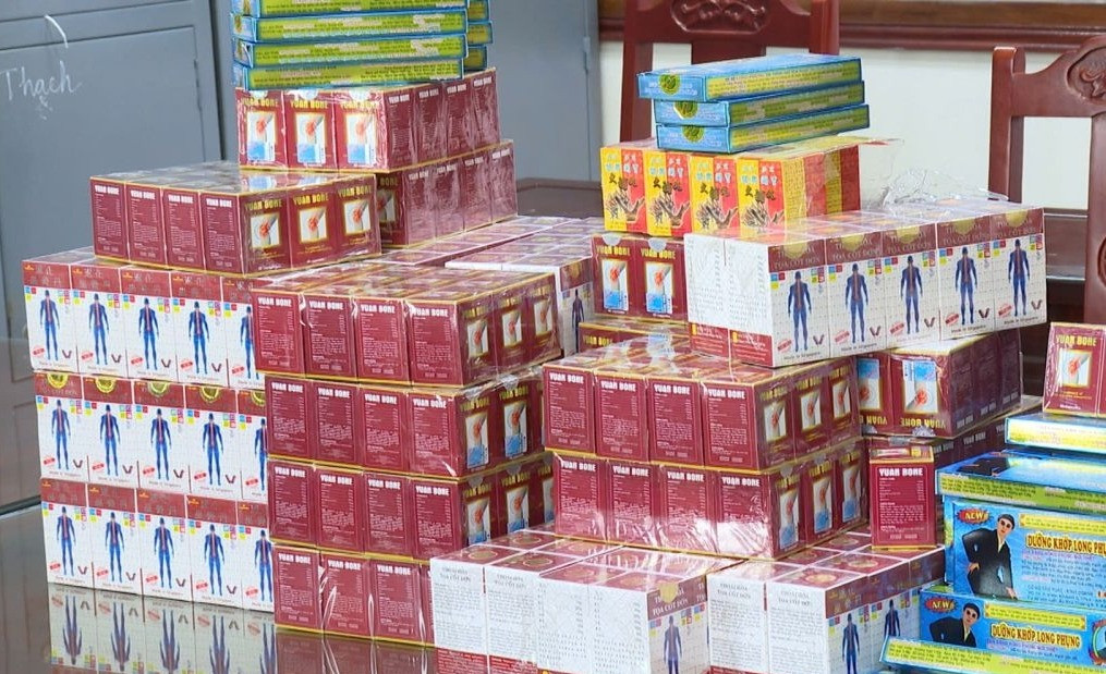 Các sản phẩm thuốc giả thu giữ tại Thanh Hóa. Ảnh: Công an Thanh Hóa.