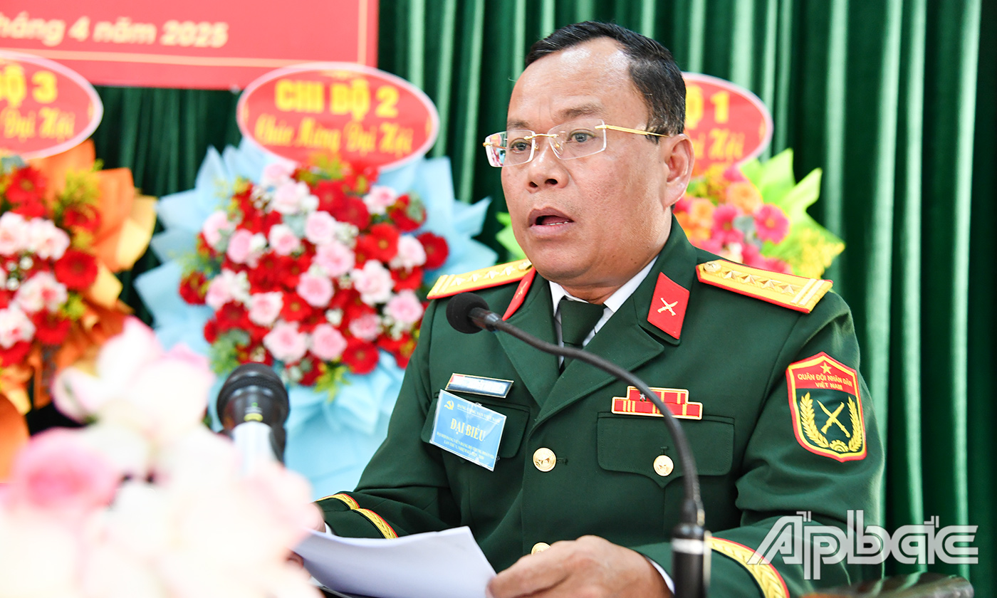 Đại tá Nguyễn Văn Quý, Ủy viên Ban Thường vụ Đảng ủy Quân sự tỉnh, Phó Chỉ huy trưởng kiêm Tham mưu trưởng Bộ CHQS tỉnh phát biểu chỉ đạo tại Đại hội. 