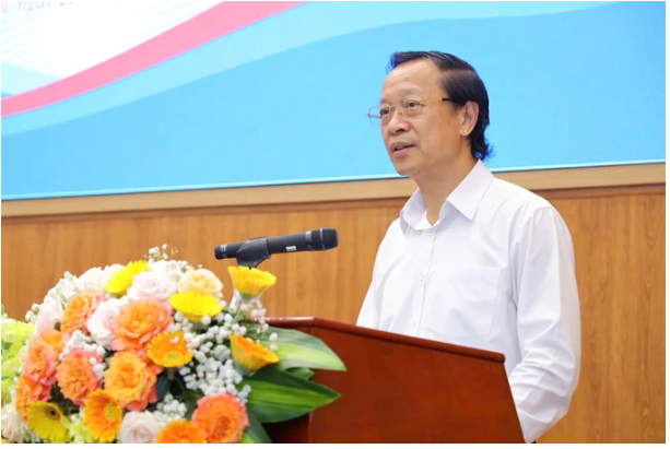 Thứ trưởng Bộ GD-ĐT Phạm Ngọc Thưởng phát biểu tại hội thảo. Nguồn: sggp.org.vn