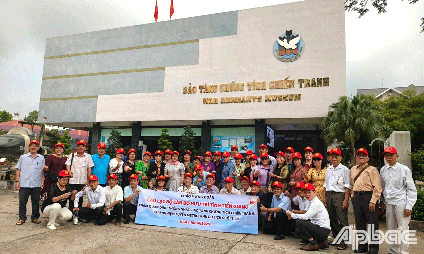 Tham quan Nhà Bảo tàng chứng tích chiến tranh