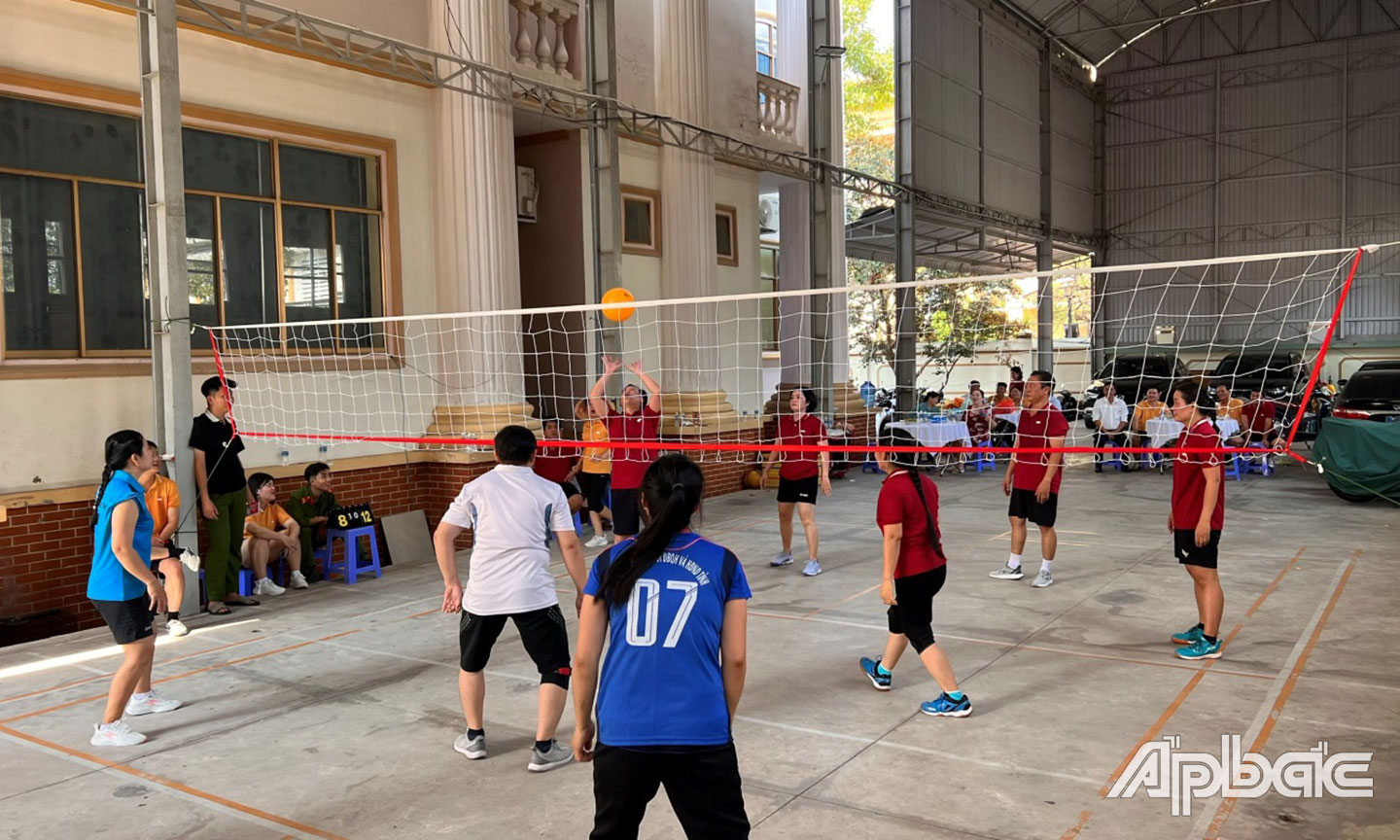 Một số hình ảnh buổi giao lưu bóng chuyền hơi