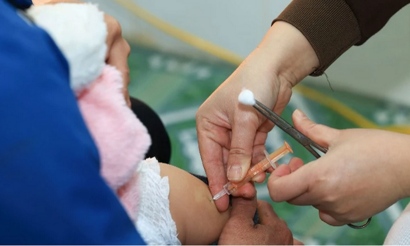 Tiêm vaccine là cách phòng bệnh chủ động. 