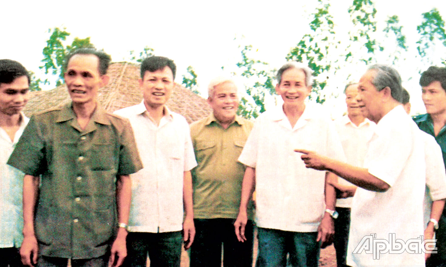 Ngay những năm đầu sau ngày giải phóng miền Nam, Đảng bộ huyện Cai Lậy vinh dự đón tiếp Tổng Bí thư Lê Duẩn vào thăm và chỉ đạo định hướng xây dựng huyện Cai Lậy trở thành vùng lúa sản xuất cao, làm nền tảng cho phát triển toàn diện kinh tế - xã hội.