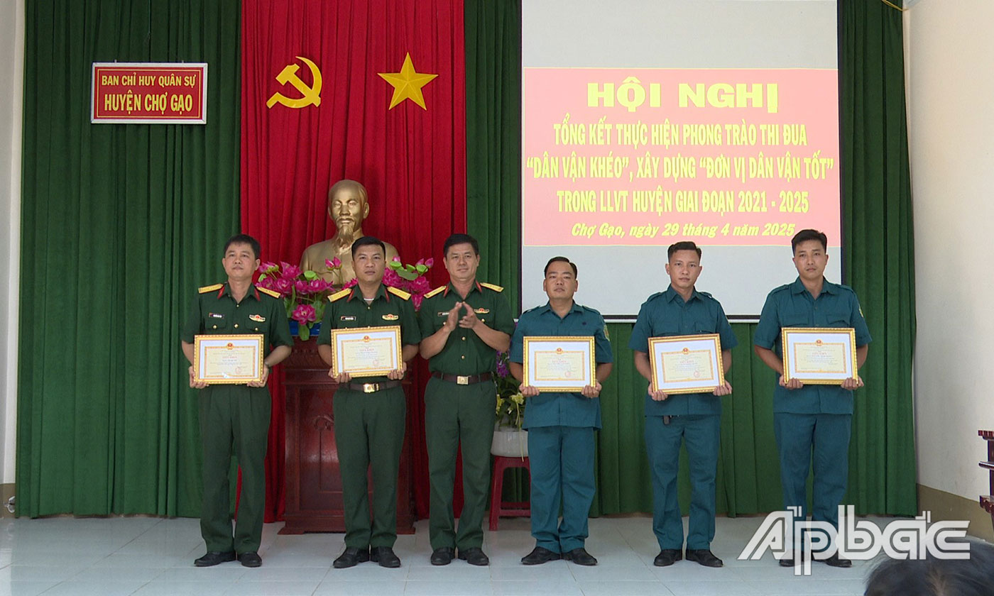 Huyện Chợ Gạo: Tổng kết phong trào thi đua 