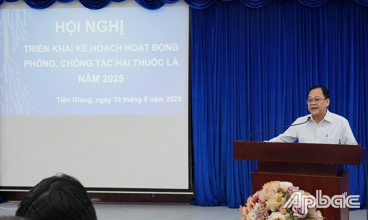 BSCK 2 Nguyễn Thanh Linh, Phó Giám đốc Sở Y tế, Phó Trưởng ban Thường trực Ban Chỉ đạo PCTH thuốc lá tỉnh Tiền Giang phát biểu chỉ đạo hội nghị