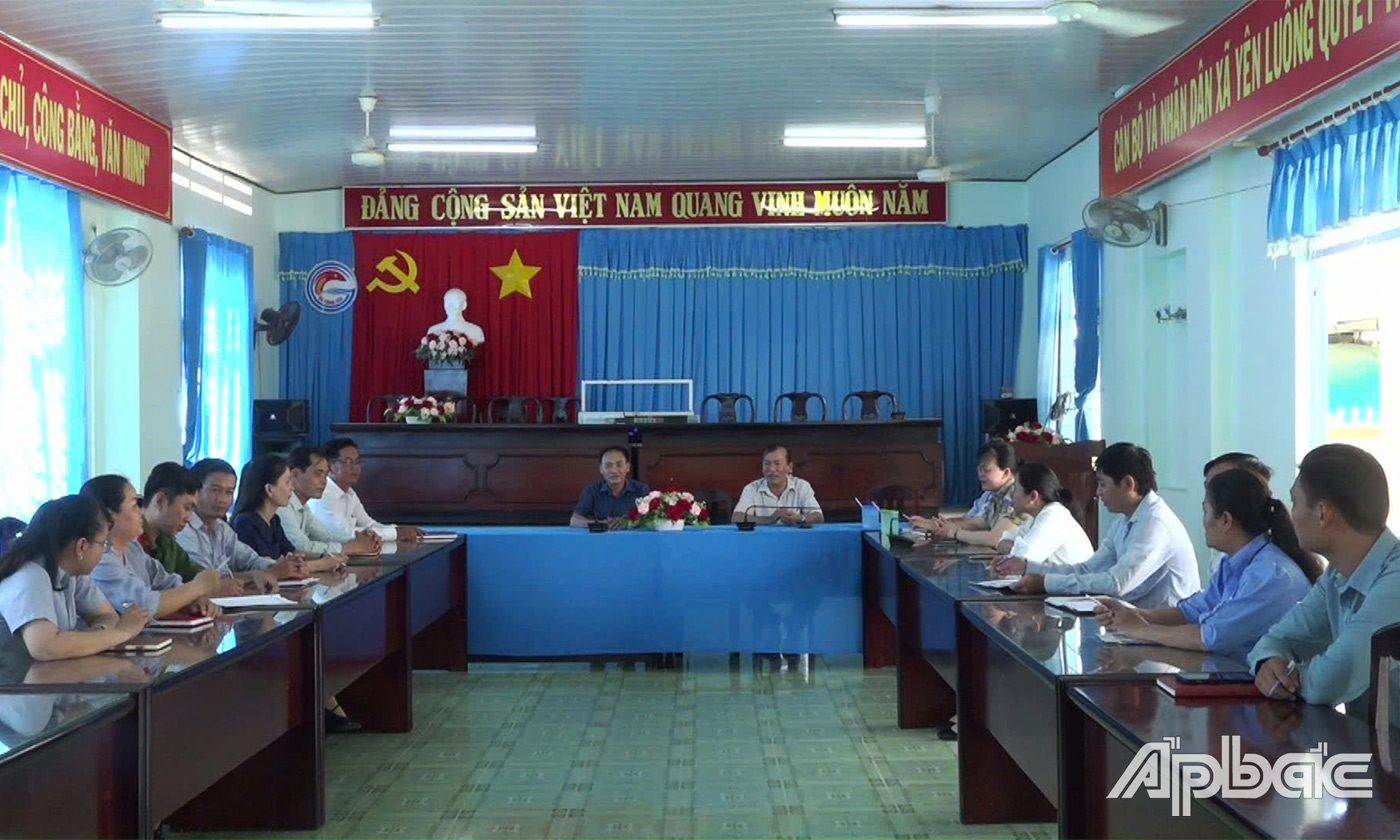 Đoàn công tác làm việc tại xã Yên Luông