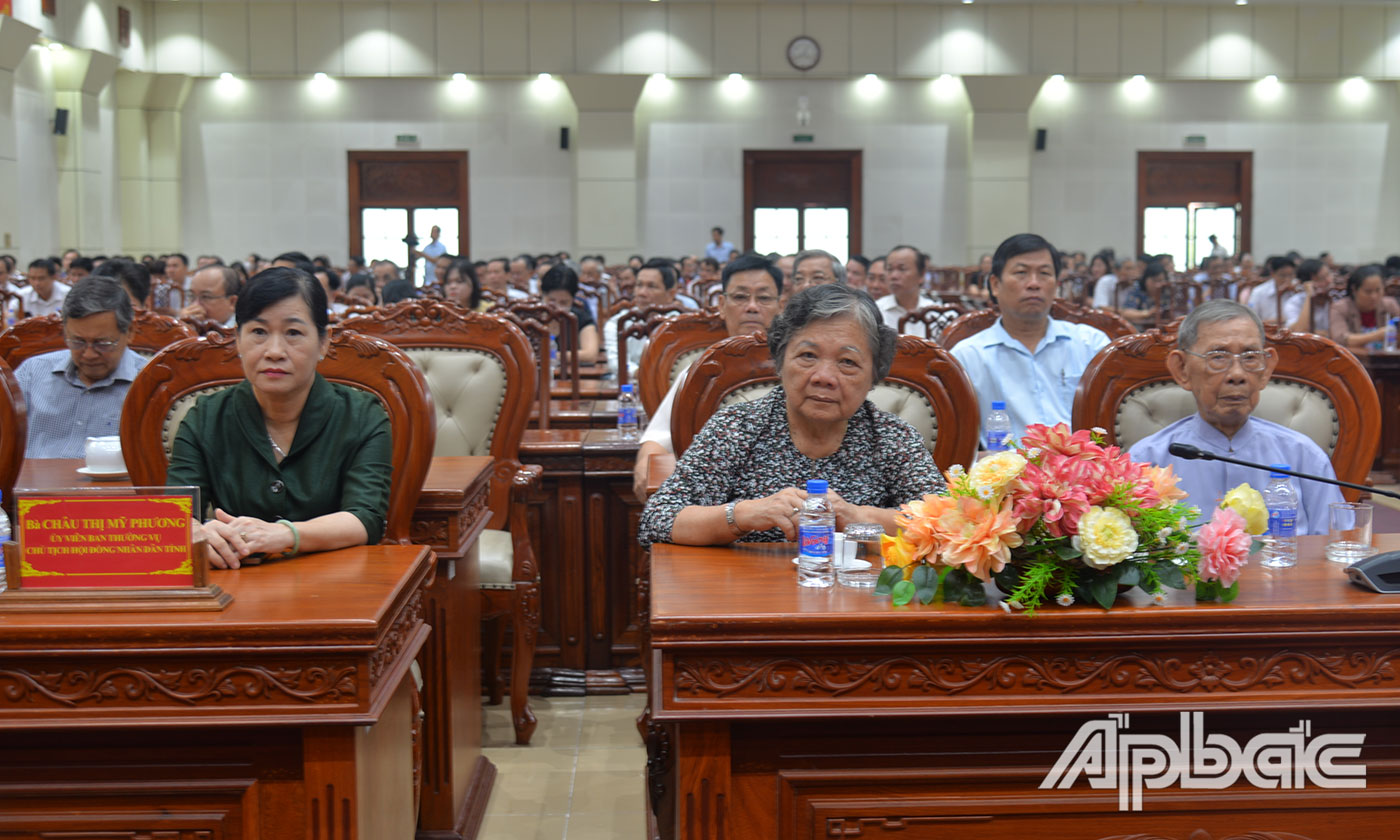 Đại biểu dự tại Hội trường Ấp Bắc - Trung tâm Hội nghị tỉnh Tiền Giang.