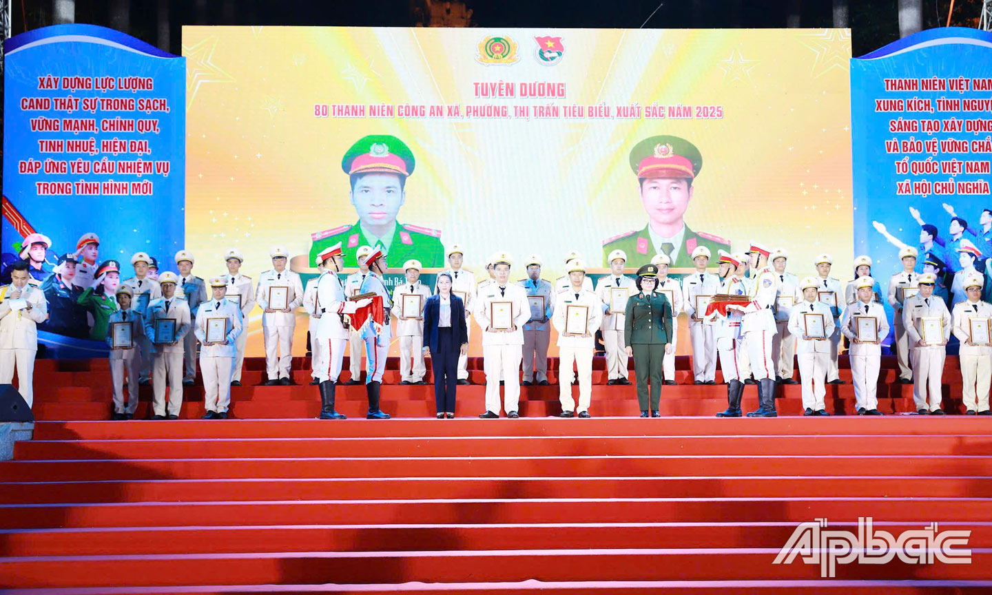 Thượng úy Huỳnh Bá Thảo  là 1 trong 80 thanh niên Công an xã, phường, thị trấn tiêu biểu  xuất sắc năm 2025.