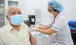 Những vaccine khuyến cáo nên tiêm cho người cao tuổi và người mắc bệnh mạn tính