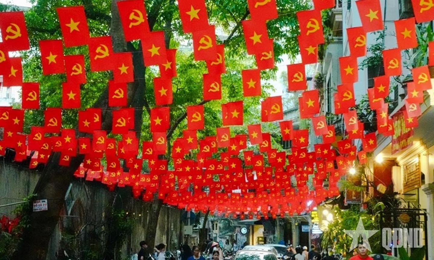 Phê phán luận điệu xuyên tạc các nghị quyết 