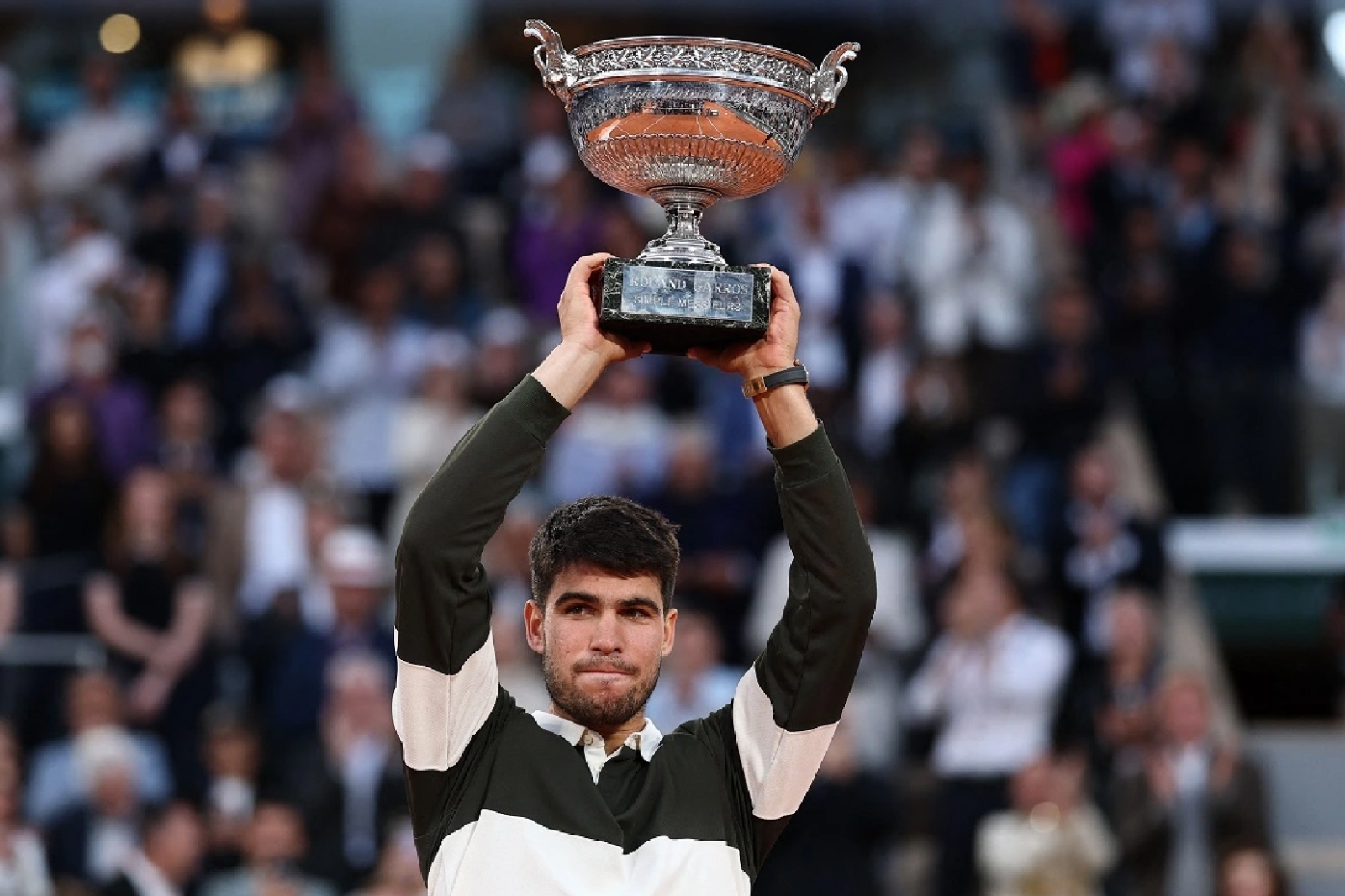 Thắng trận chung kết dài nhất lịch sử, Alcaraz vô địch Roland Garros 2025