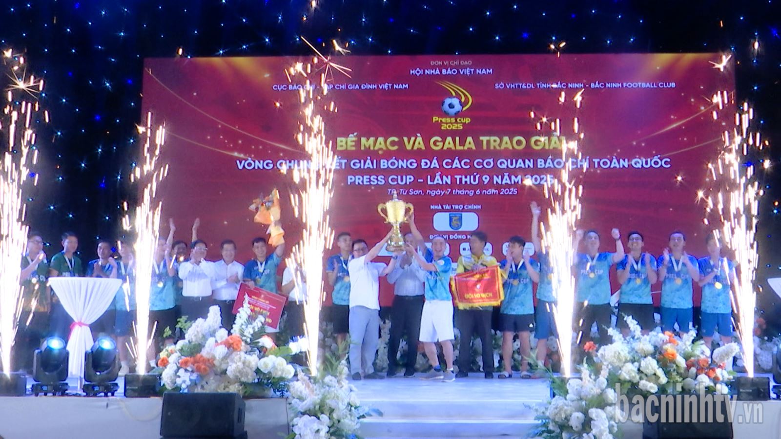 Trung tâm Phát thanh - Truyền hình Quân đội giành Siêu cúp Báo chí quốc tế Việt Nam – Thái Lan
