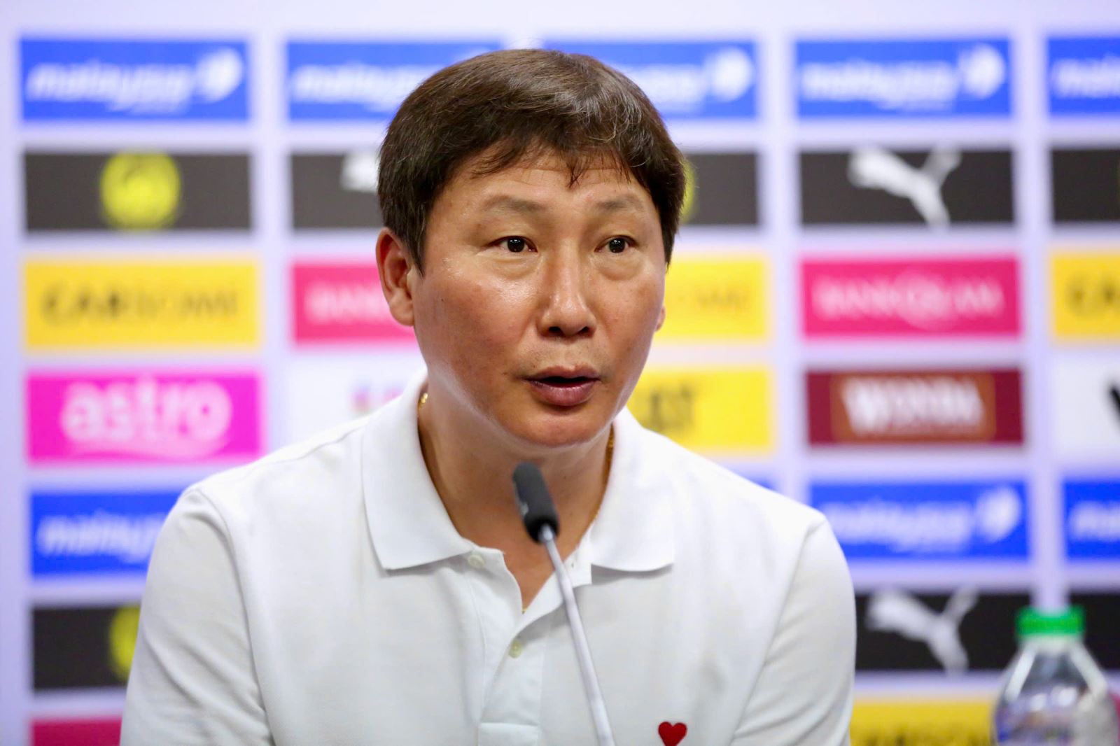 Asian Cup 2027: HLV Kim Sang Sik xin lỗi người hâm mộ Việt Nam