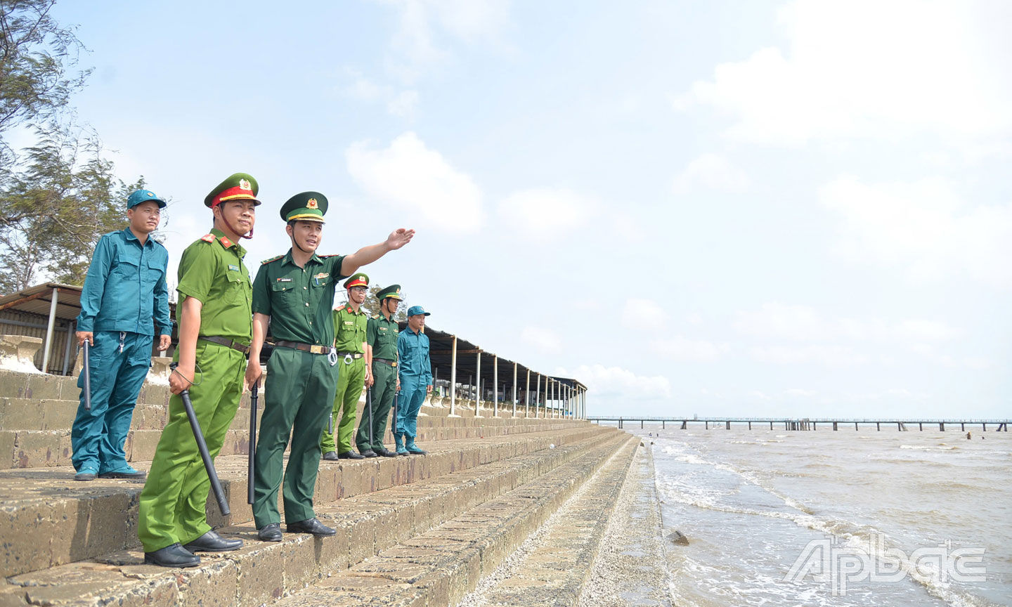 Đoàn kết, mưu trí, vượt mọi khó khăn, gian khổ, hoàn thành tốt nhiệm vụ được giao