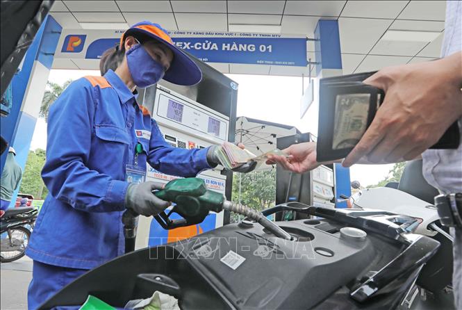 Giá xăng dầu tiếp tục tăng từ 15 giờ hôm nay 26/6, sau đó thay đổi từ ngày 1/7