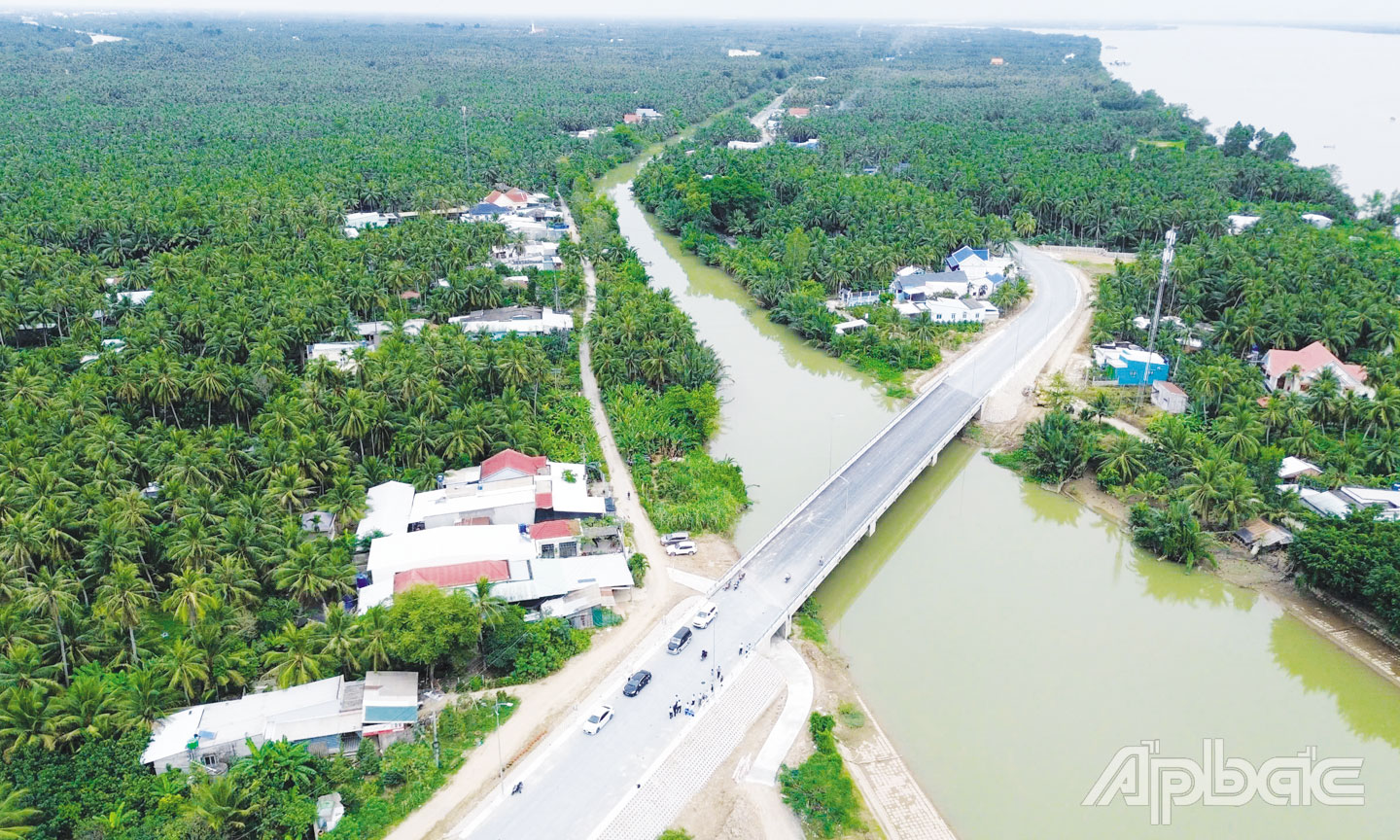 ường tỉnh 864 giai đoạn 1 đã hoàn thành đoạn từ Quốc lộ 50  (TP. Mỹ Tho) đến đường tỉnh 877B.  Ảnh: MINH THÀNH