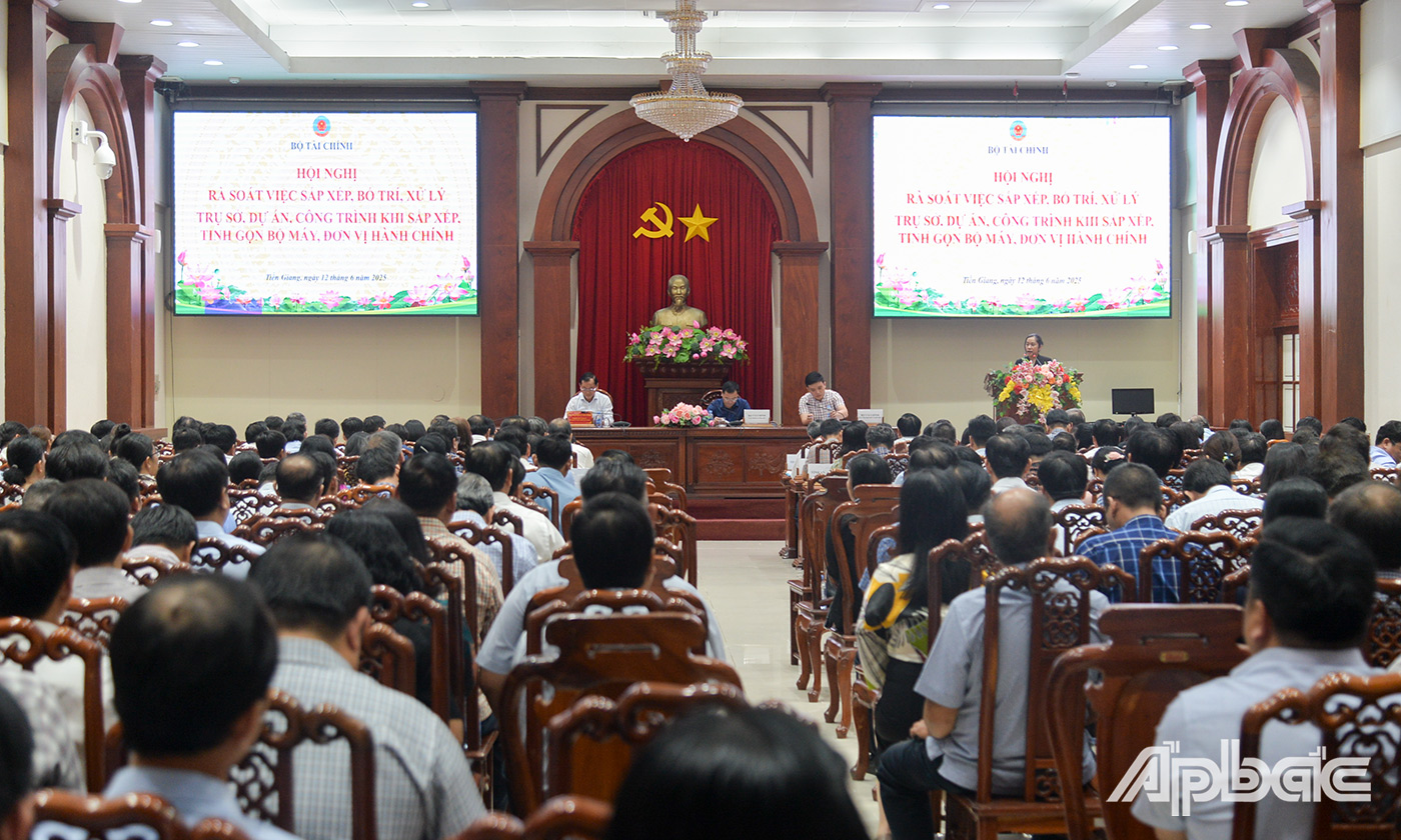 Quang cảnh hội nghị.