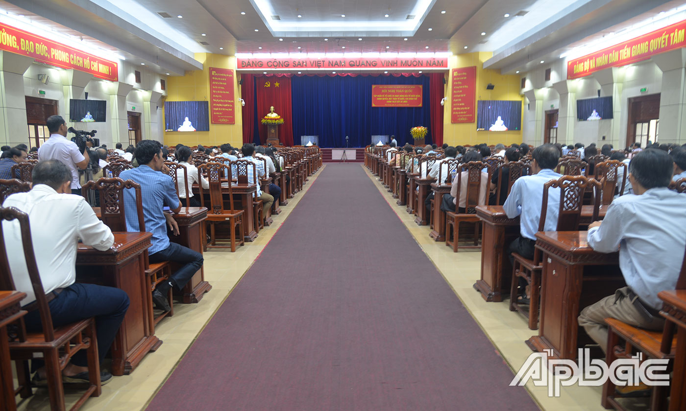 Đại biểu dự tại điểm cầu tỉnh Tiền Giang.