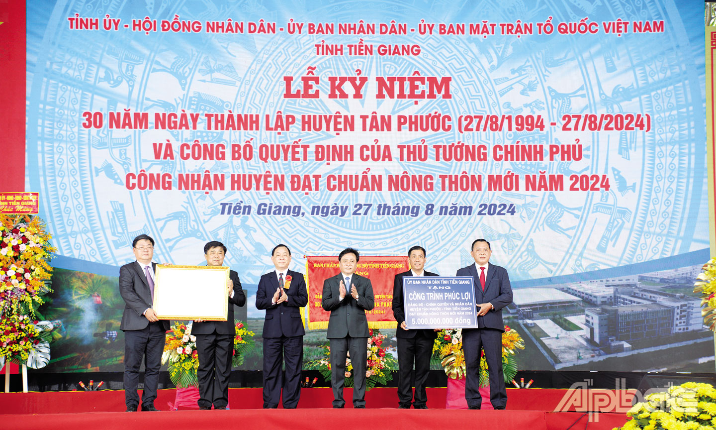 Tân Phước được công nhận là huyện NTM.
