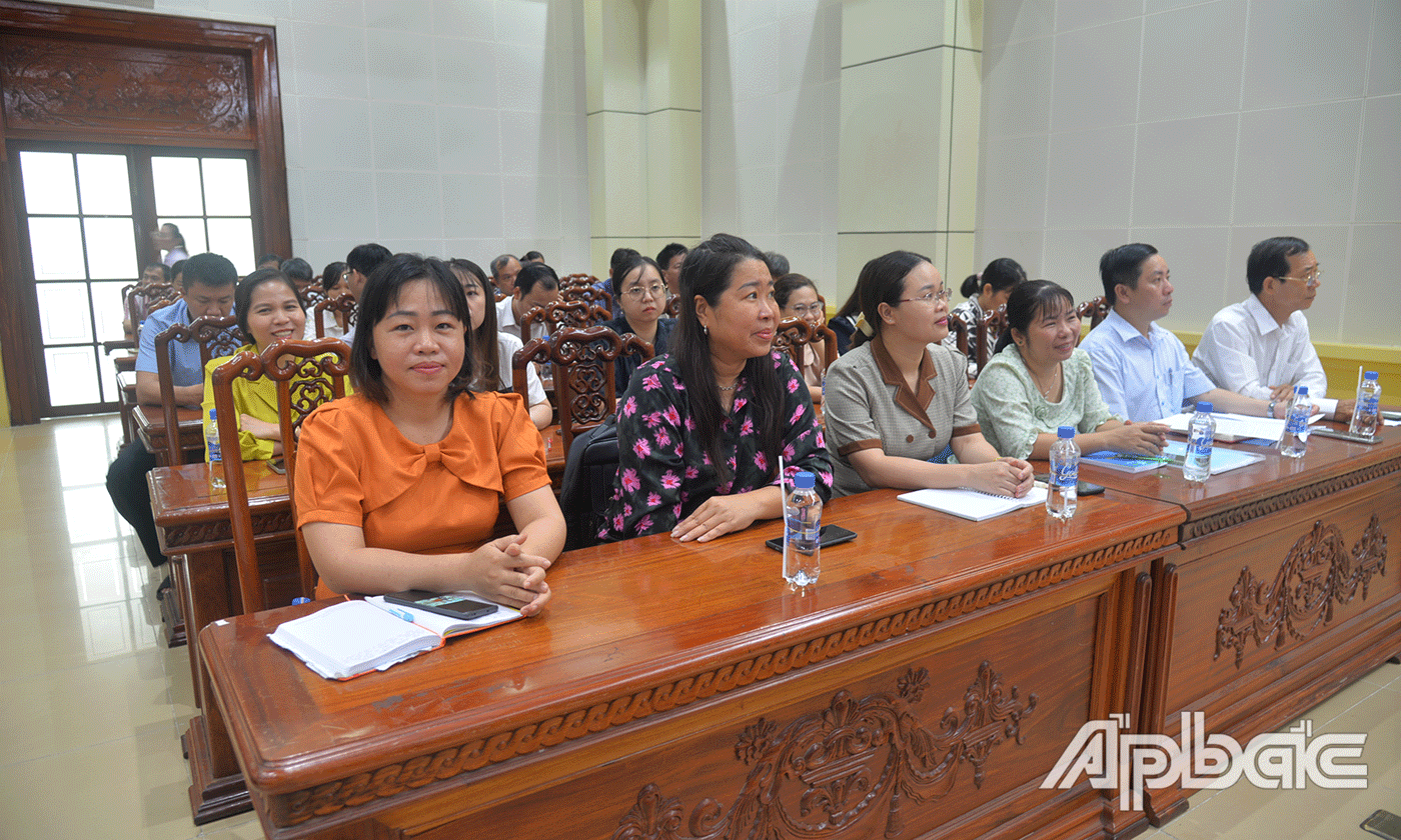 Đại biểu dự tại điểm cầu Hội trường Ấp Bắc- Trung tâm Hội nghị tỉnh Tiền Giang.