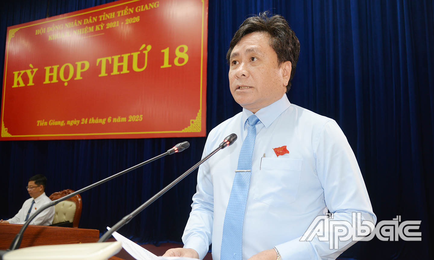 Ủy viên Ban Thường vụ Tỉnh ủy, Phó Chủ tịch Thường trực UBND tỉnh Trần Văn Dũng