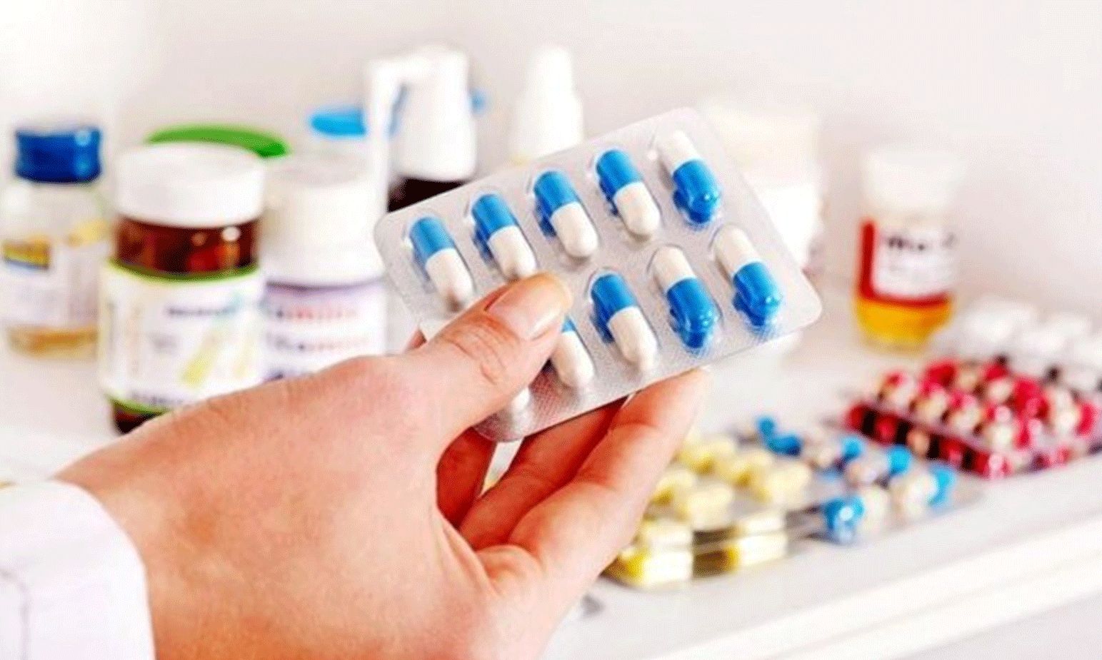 38 địa phương đã phát hiện hơn 200 cơ sở kinh doanh thực phẩm, mỹ phẩm, dược phẩm có hành vi vi phạm hành chính, xử phạt đến 5,1 tỉ đồng.