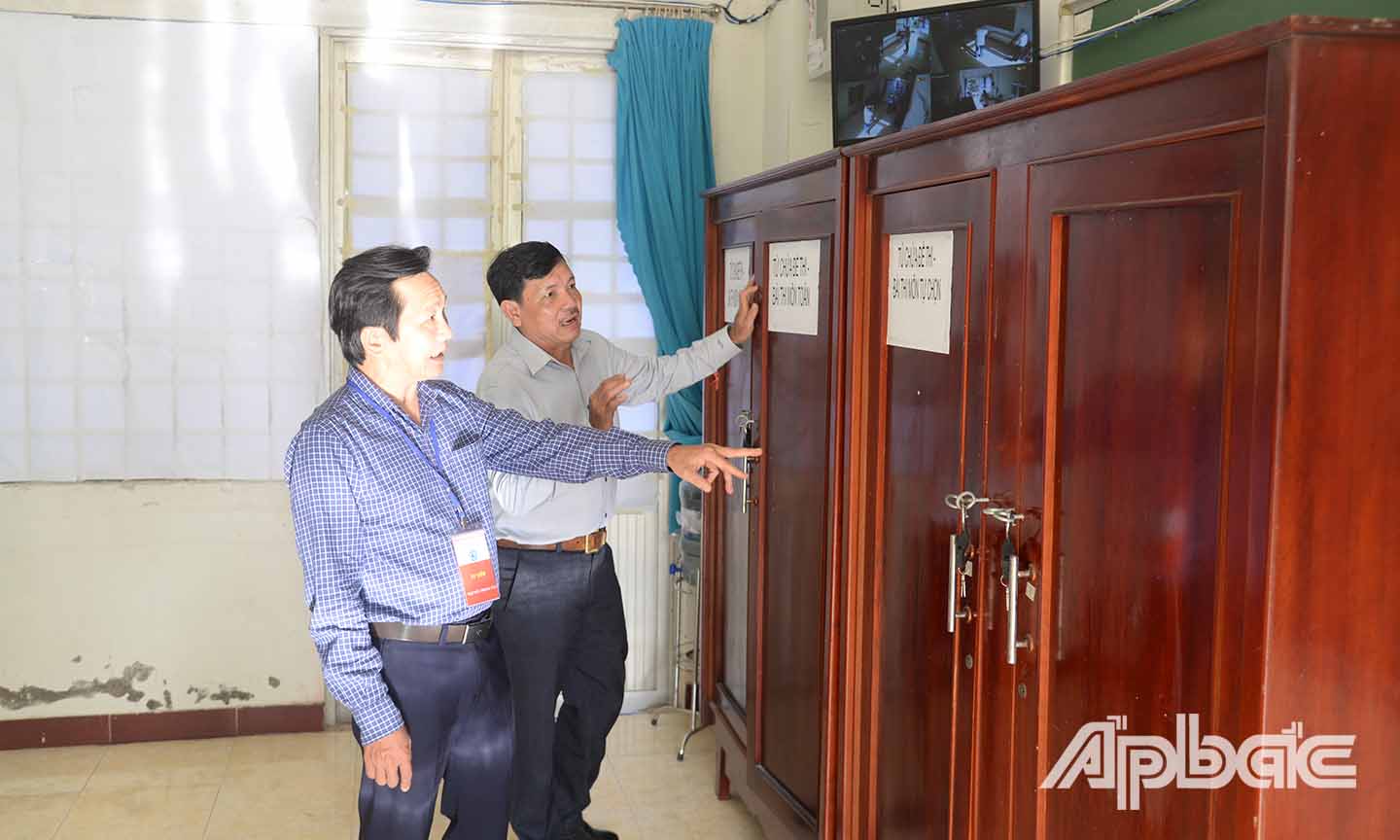 Đoàn đến kiểm tra tại Trường THPT Nguyễn Văn Tiếp.