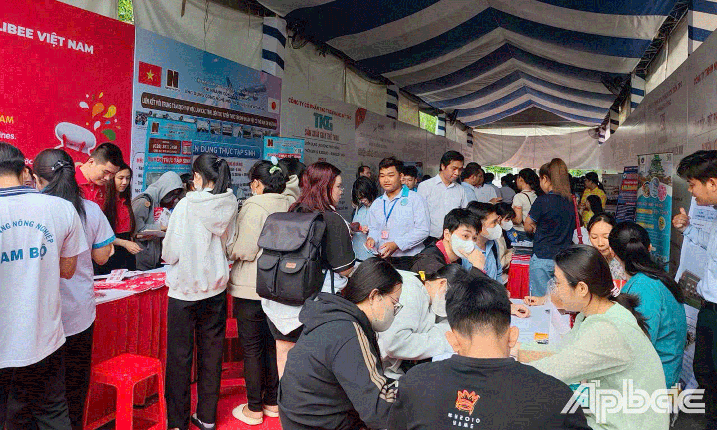 Trung tâm Dịch vụ việc làm Tiền Giang tổ chức Ngày hội Việc làm lần thứ 1 năm 2025.