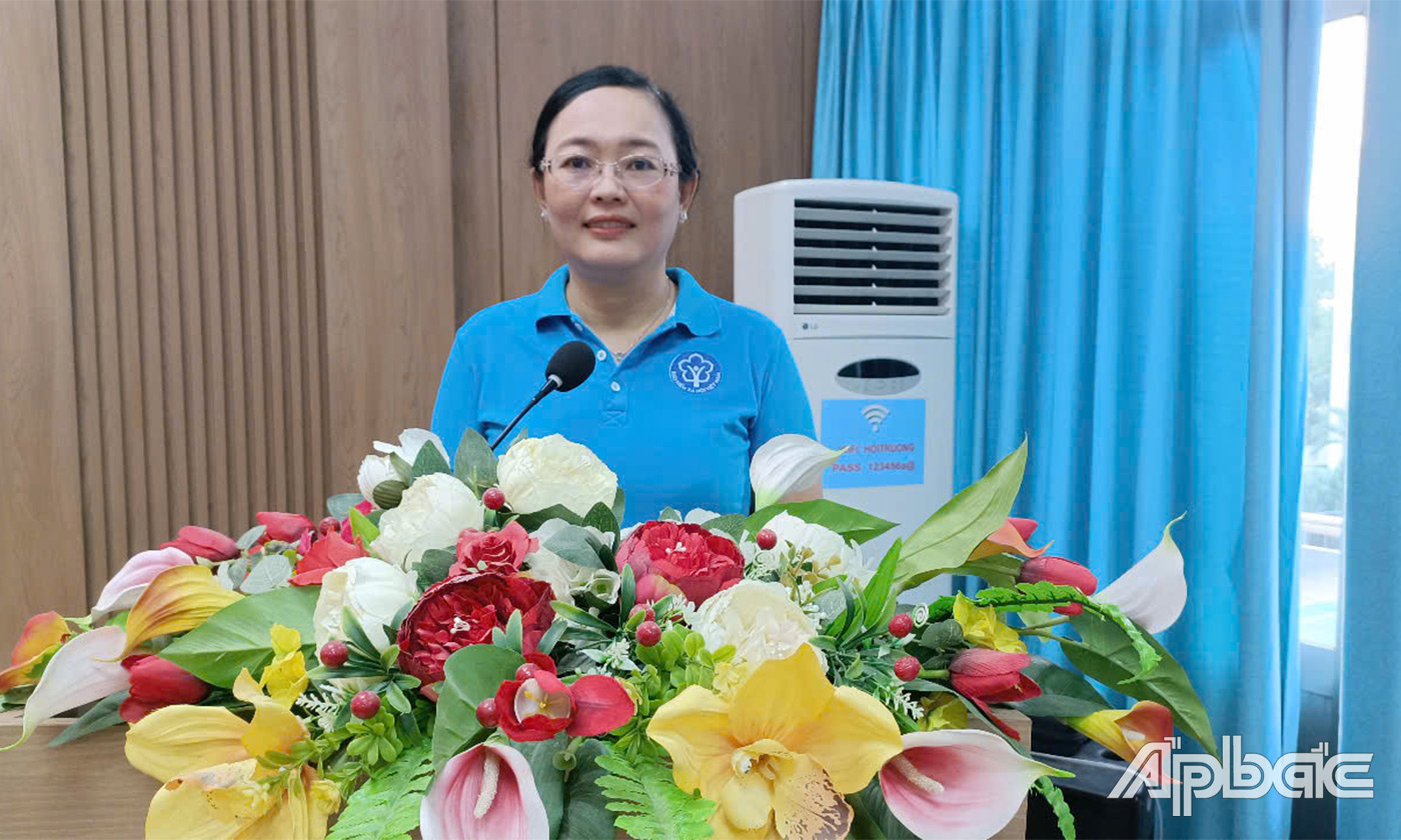 Giám đốc BHXH khu vực XXXIII Huỳnh Nguyễn Phương Oanhphát biểu tại buổi lễ