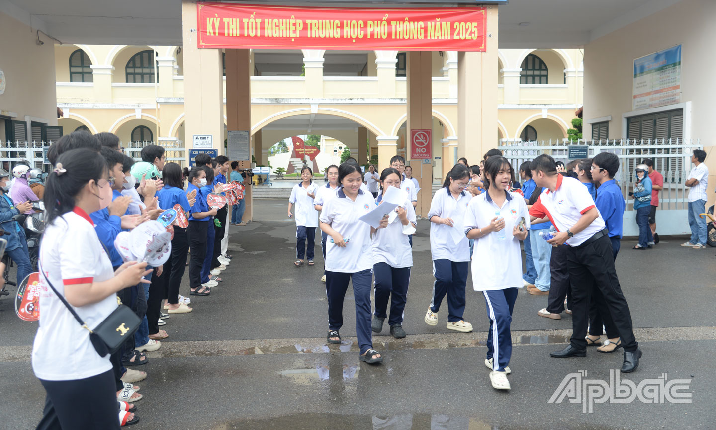 Thí sinh dự thi tốt nghiệp THPT năm 2025 tại điểm thi Trường THPT Nguyễn Đình Chiểu (TP. Mỹ Tho).  