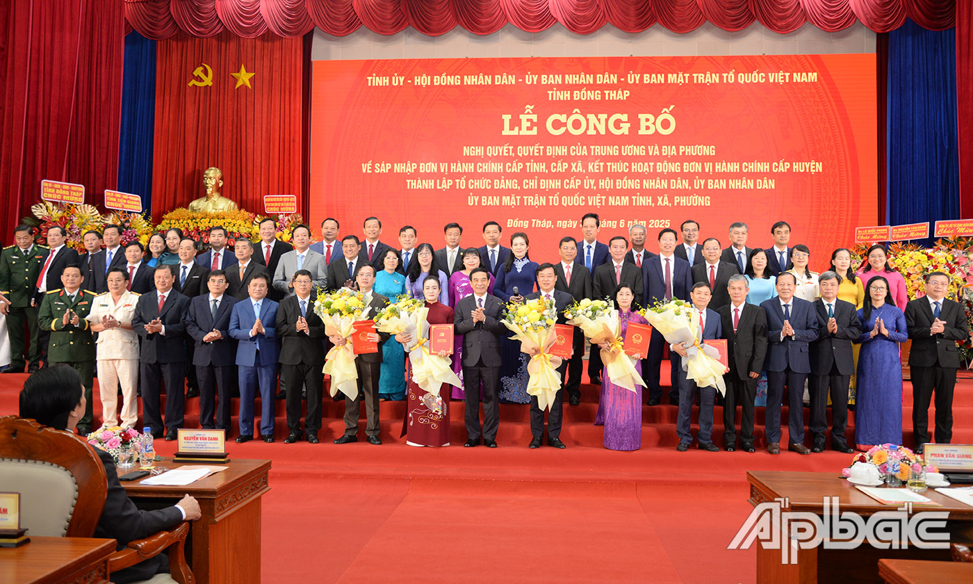 Ban Chấp hành Đảng bộ tỉnh Đồng Tháp ra mắt