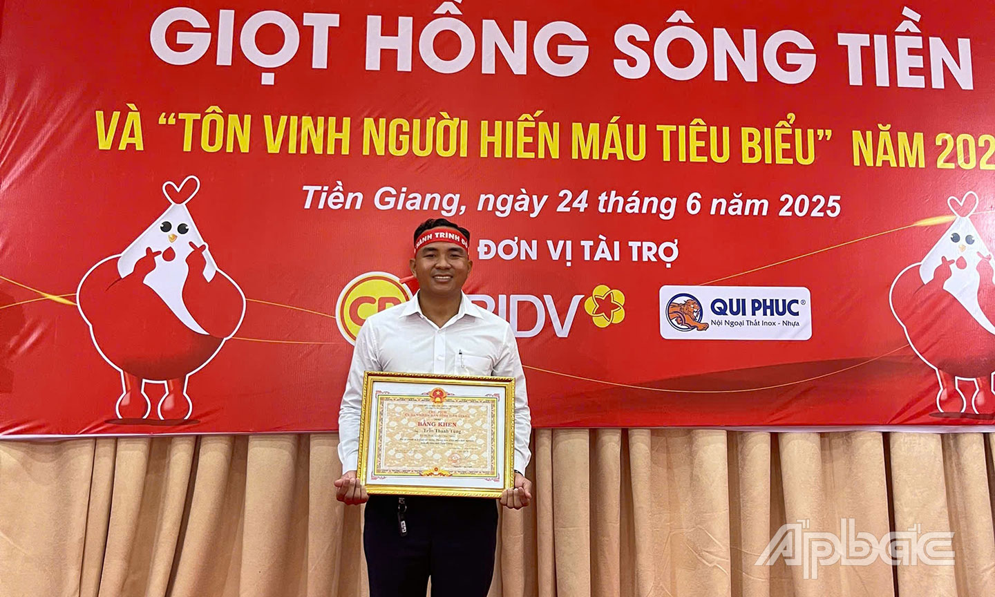Người 24 lần thầm lặng hiến giọt máu hồng