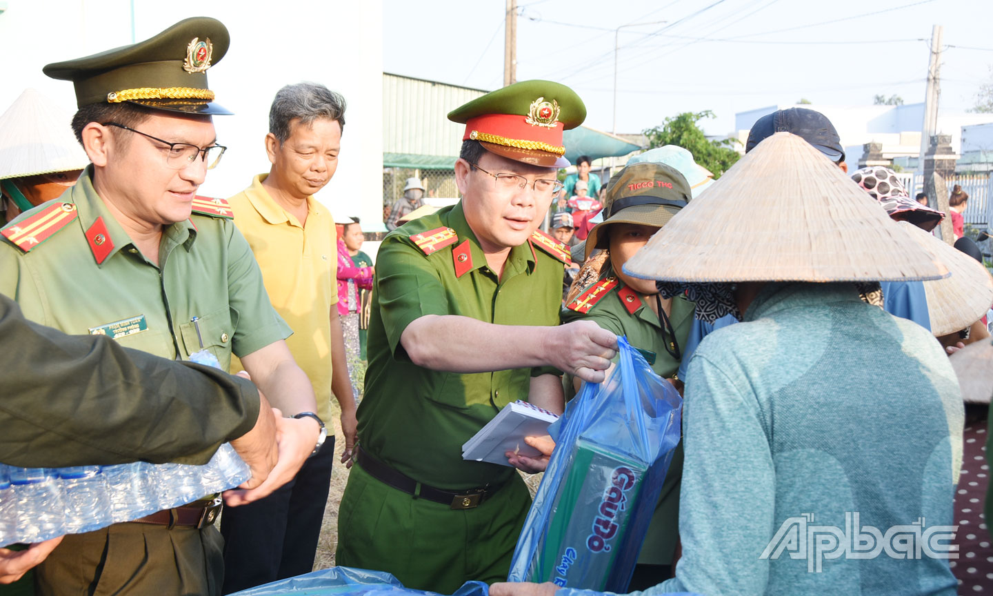 Điển hình trong phong trào thi đua 