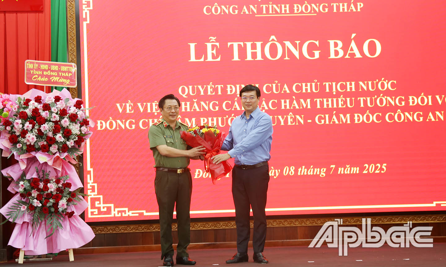 Thăng cấp bậc hàm Thiếu tướng đối với đồng chí Lâm Phước Nguyên, Giám đốc Công an tỉnh Đồng Tháp