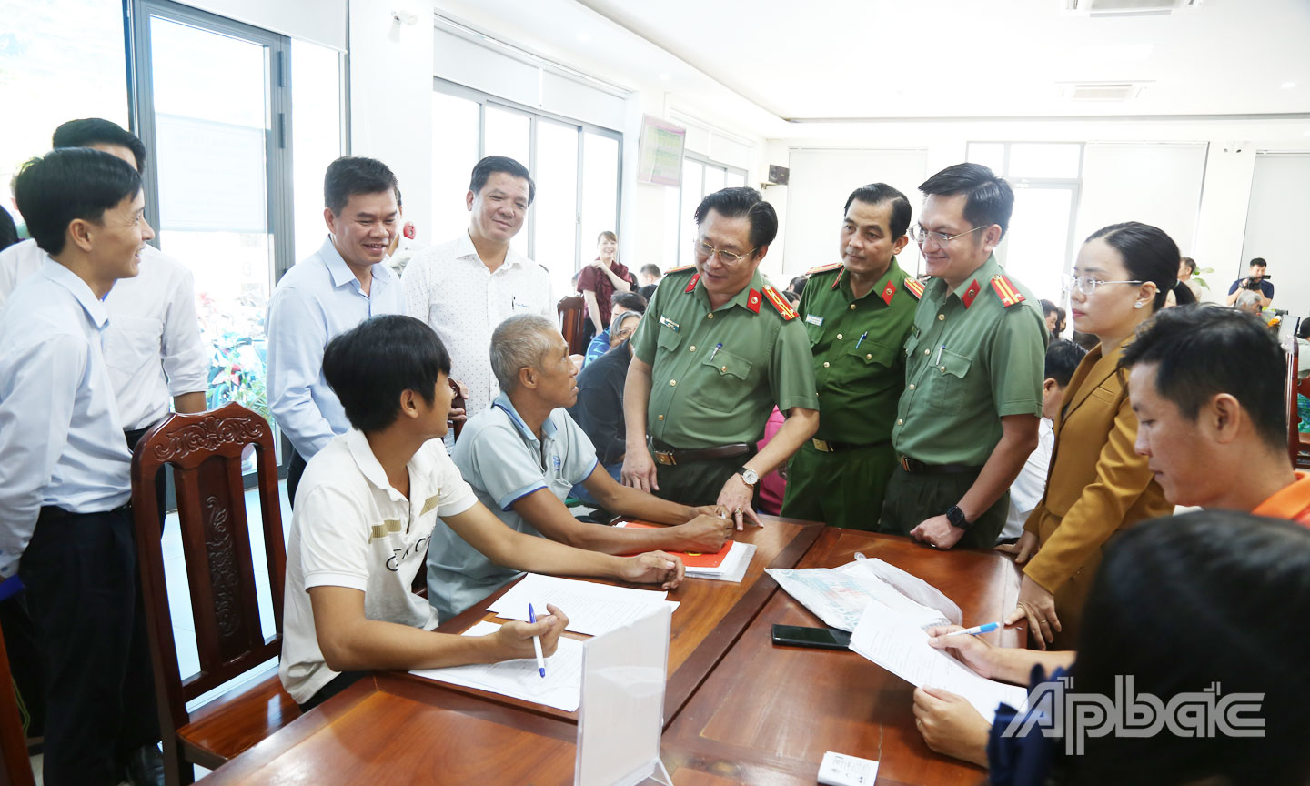 Nêu cao tinh thần trách nhiệm 