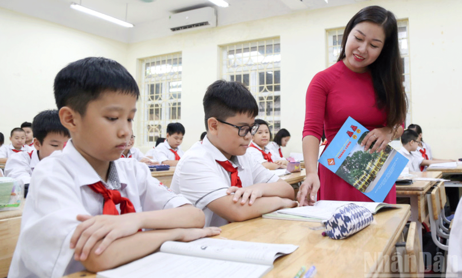 Lương cao đi đôi với trách nhiệm và sự cống hiến của nhà giáo