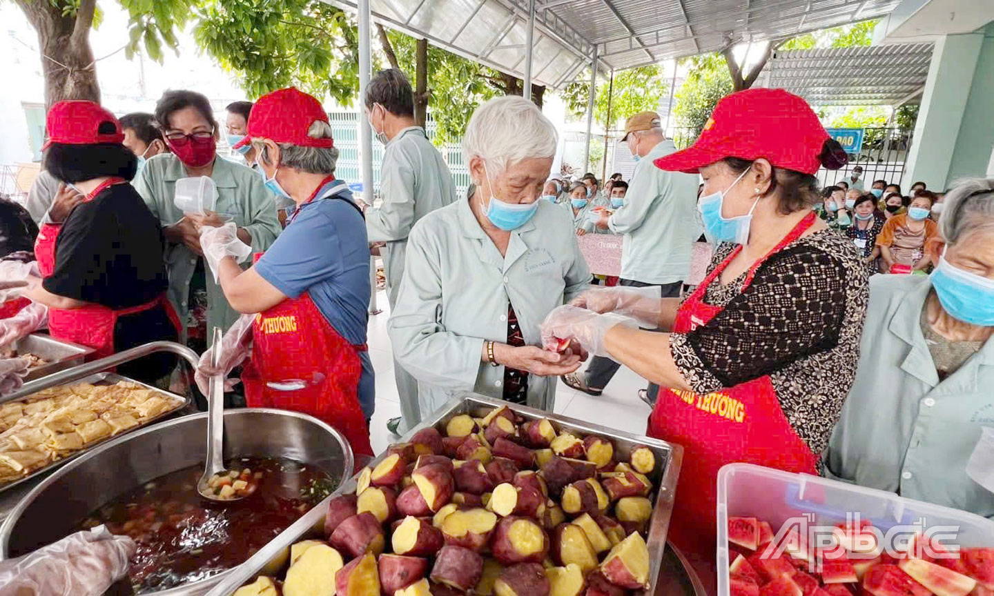 San sẻ yêu thương đến với hoàn cảnh khó khăn