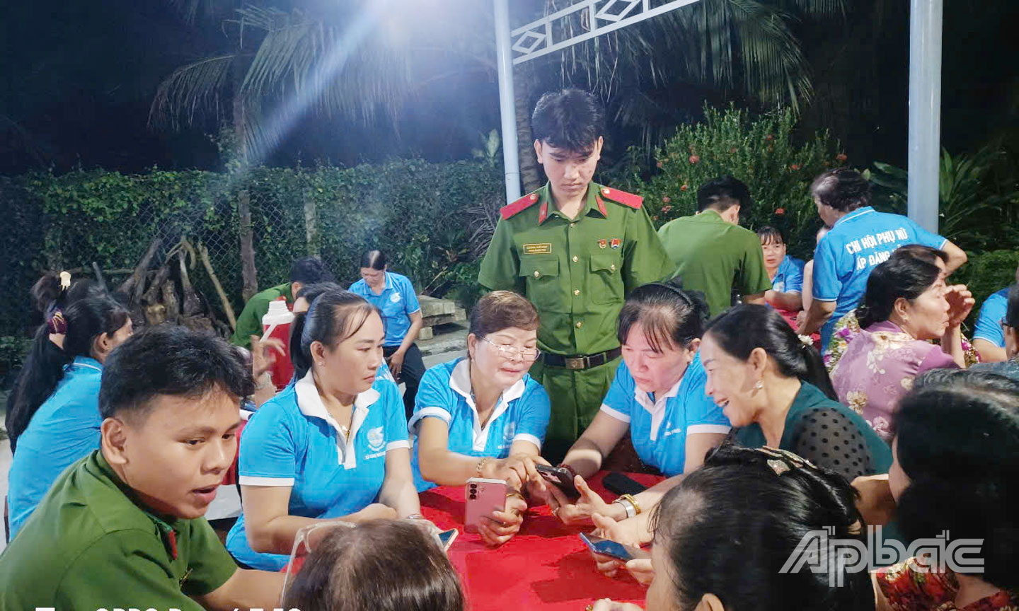 Đồng Tháp: Chung tay lan tỏa phong trào 'Bình dân học vụ số'