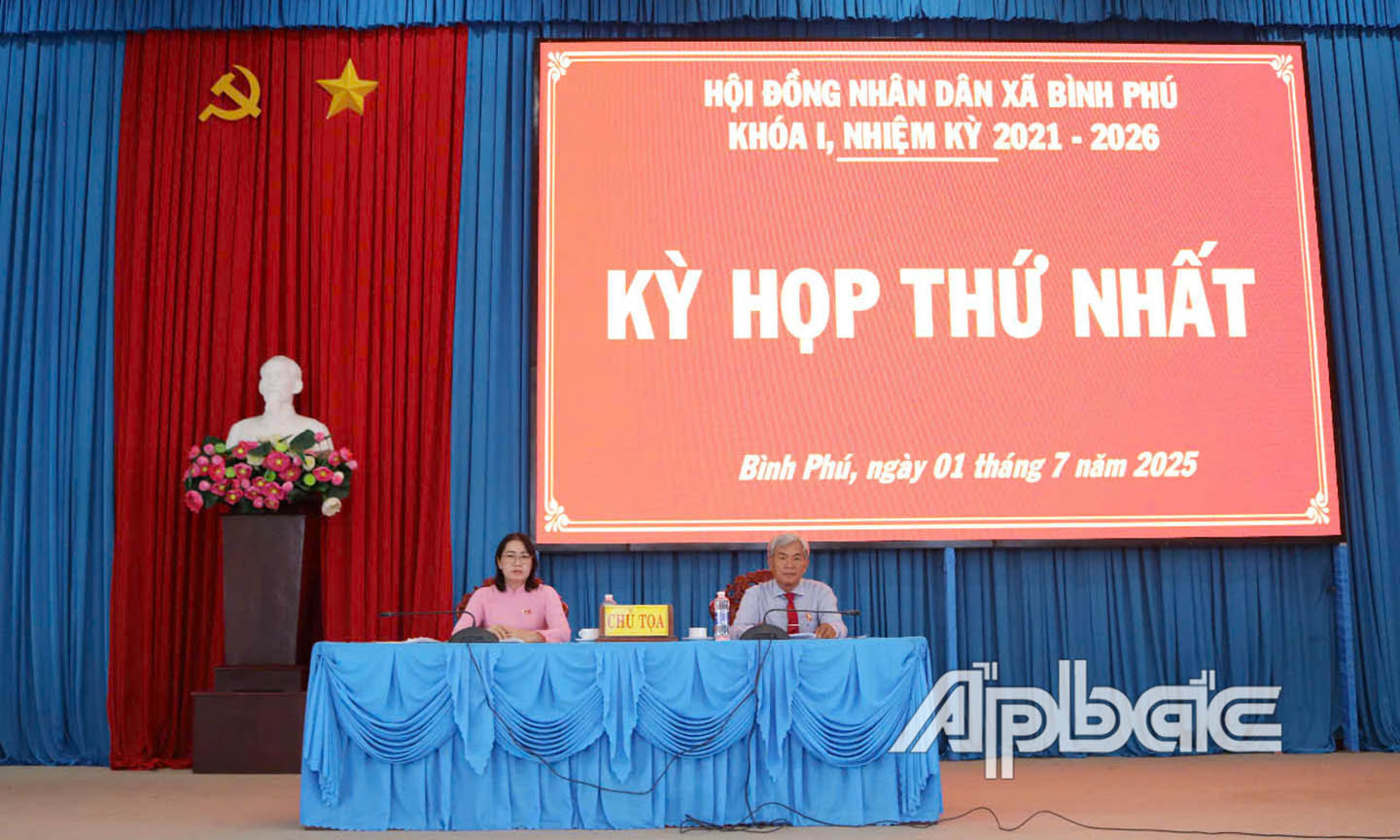 Chủ tọa kỳ họp.