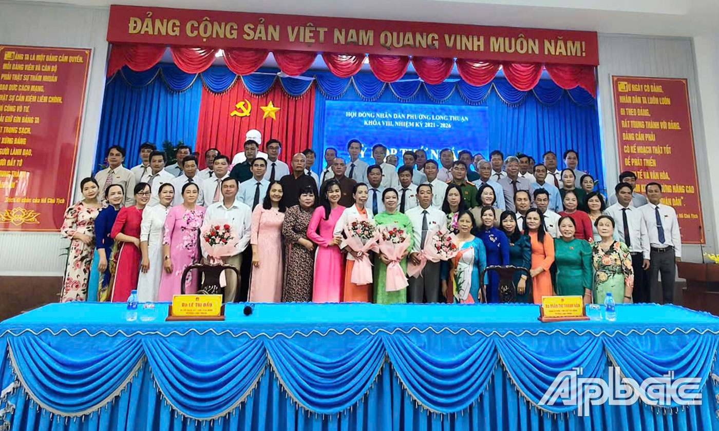 Đại biểu HĐND phường Long Thuận dự kỳ họp lần thứ nhất khóa 8, nhiệm kỳ 2021-2026.