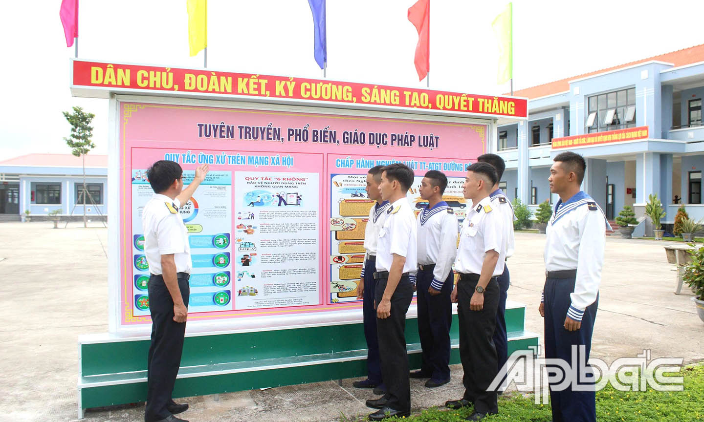 Bảng tin thi đua (Công trình chào mừng Đại hội)