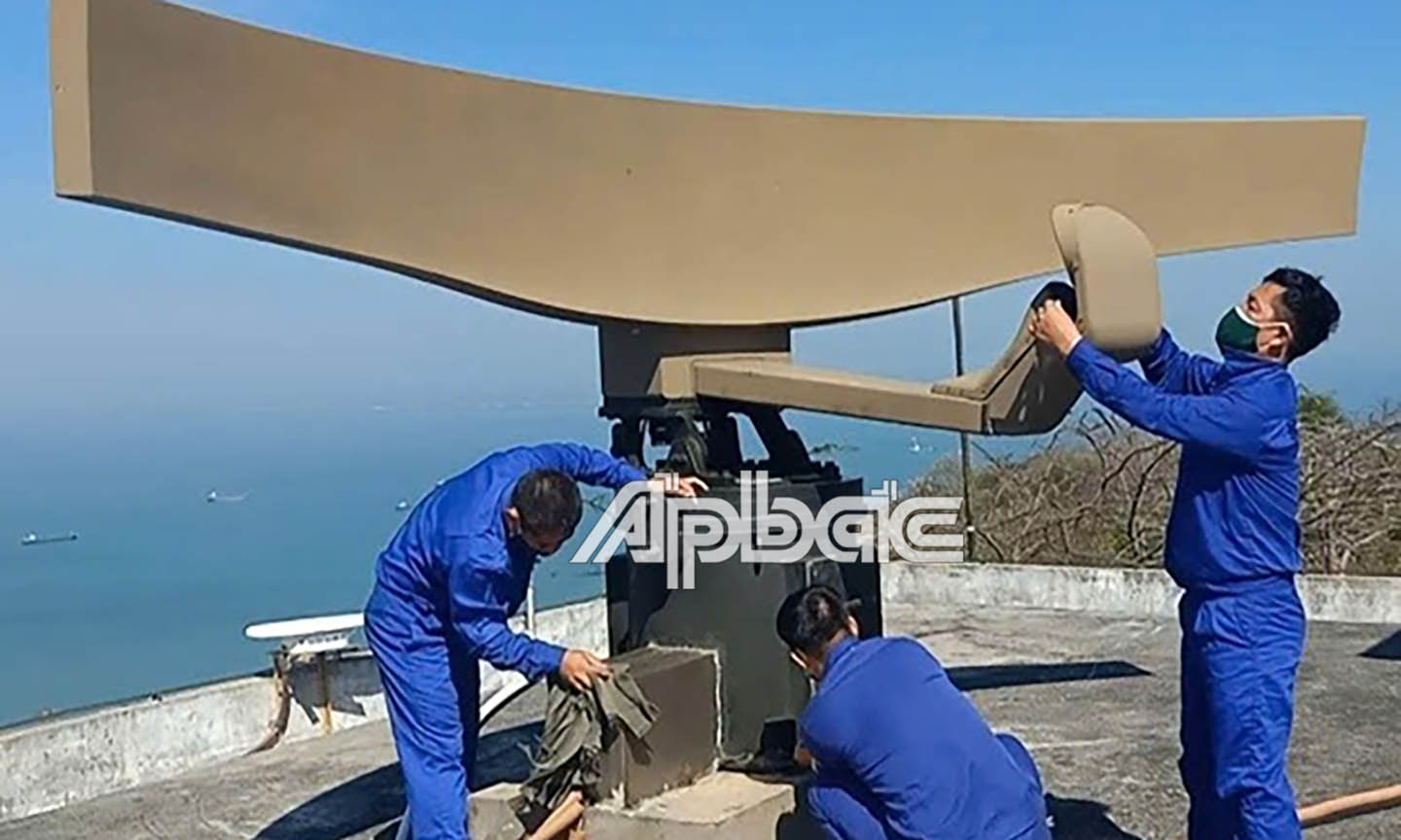 Lữ đoàn 171 tổ chức chương trình “Hải quân làm điểm tựa cho ngư dân vươn khơi bám biển” tại Thị trấn Phước Hải, Huyện Đất Đỏ.