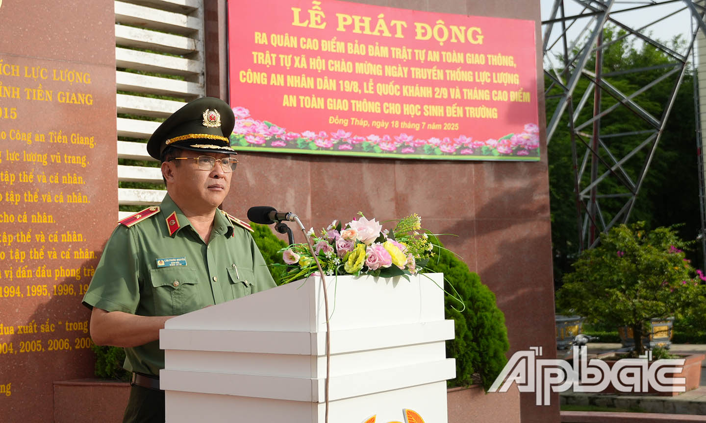Thiếu tướng Lâm Phước Nguyên, Ủy viên Ban Thường vụ Tỉnh ủy, Bí Thư Đảng ủy, Giám đốc Công an tỉnh phát biểu chỉ đạo tại buổi Lễ. Ảnh Trọng Tín