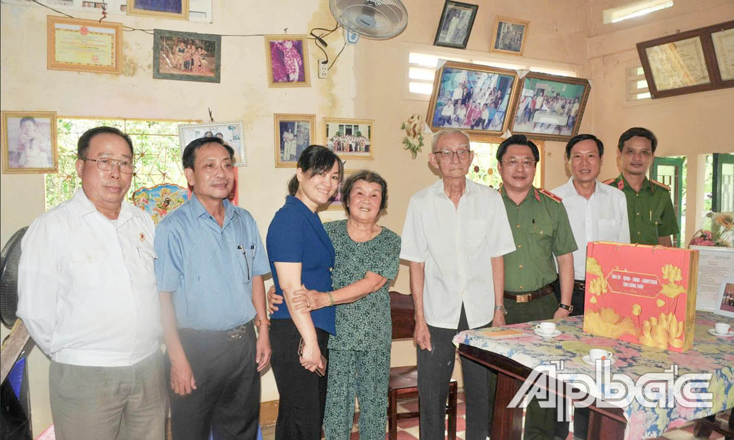 Đoàn đã đến thăm Thăm ông Lê Đức Thiện, Thương binh, ấp An Thuận. hai gia đình này ở xã Mỹ An Hưng,