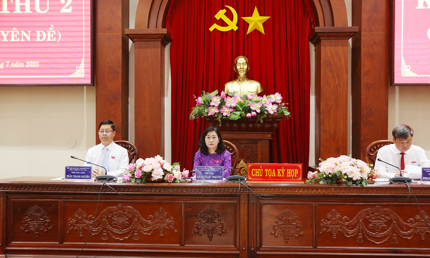 chủ tọa kỳ họp