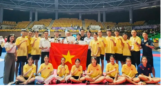 Đội taekwondo trẻ Việt Nam thi đấu ở Malaysia lần này. Ảnh: HÀ NGUYÊN