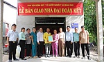 Xã Bình Phú: Bàn giao 2 căn nhà đại đoàn kết