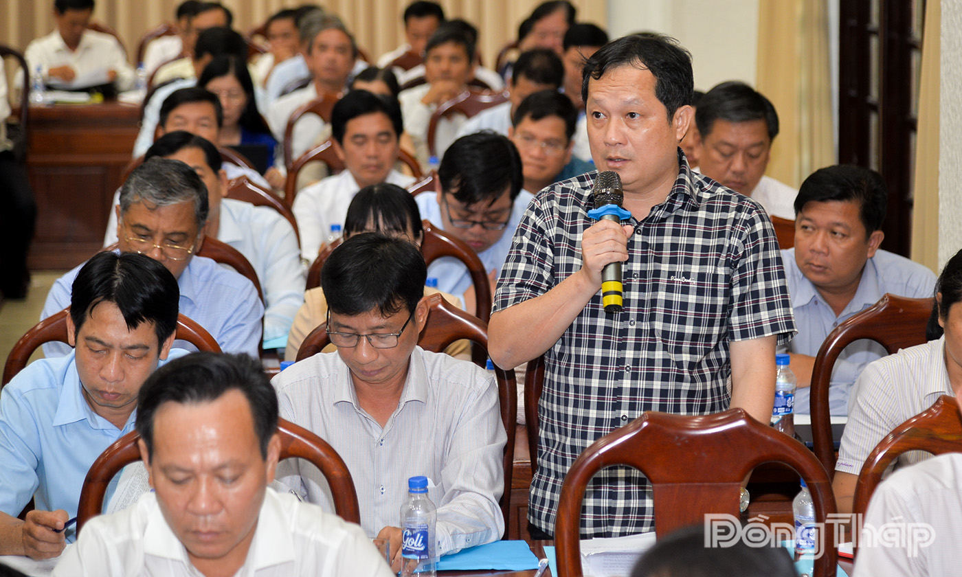 Lãnh đạo xã Tam Nông phát biểu tại hội nghị.